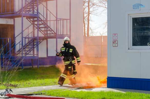 На стройплощадке Крымского моста прошли учения МЧС России (ФОТО) | Русская весна