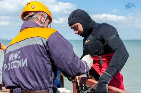 На стройплощадке Крымского моста прошли учения МЧС России (ФОТО) | Русская весна
