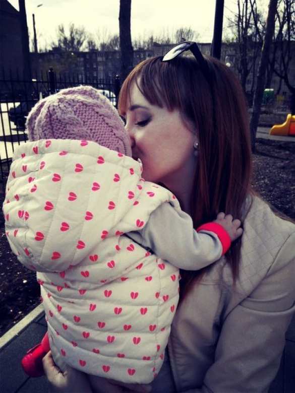 Кристине сегодня должно было исполниться 24 года, малышке было 10 месяцев, они погибли в Горловке... (фото 18+) | Русская весна