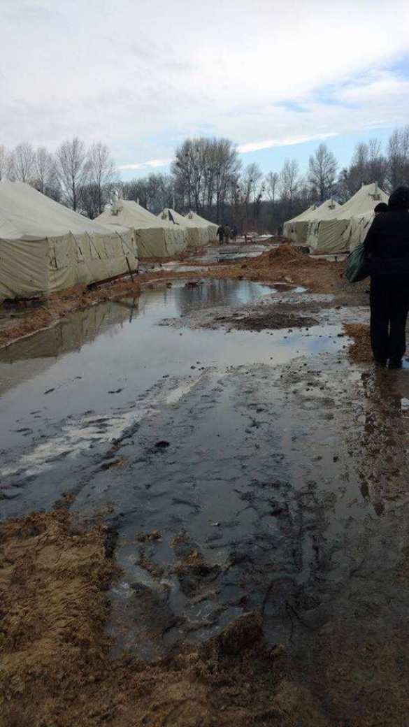 Шокирующие кадры: Украинские военные живут в нечеловеческих условиях (ФОТО) | Русская весна