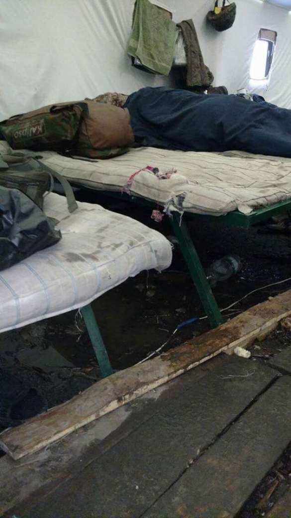 Шокирующие кадры: Украинские военные живут в нечеловеческих условиях (ФОТО) | Русская весна