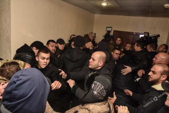 Дикая Украина: массовая драка в суде Одессы, 50 задержанных (+ВИДЕО, ФОТО) | Русская весна