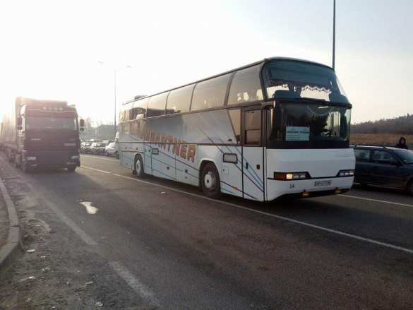 Беспорядки на украинско-польской границе: митингующие перекрыли подходы к КПП (ФОТО, ВИДЕО) | Русская весна