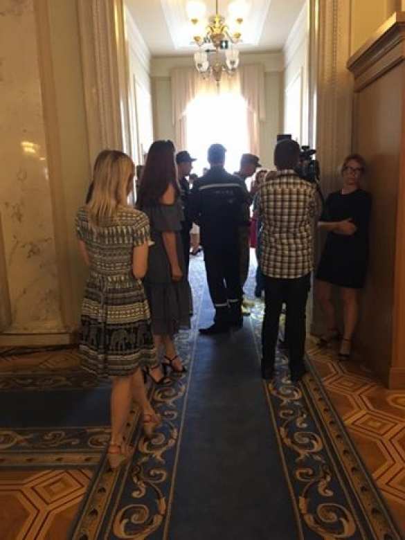 В туалете Рады нашли нардепа без сознания (ФОТО) | Русская весна