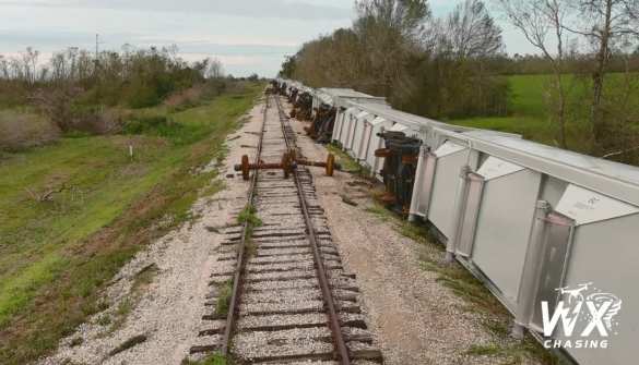 Ураган пронёсся по югу США: разрушены дома, перевернуты самолёты, есть погибшие (ФОТО, ВИДЕО) | Русская весна