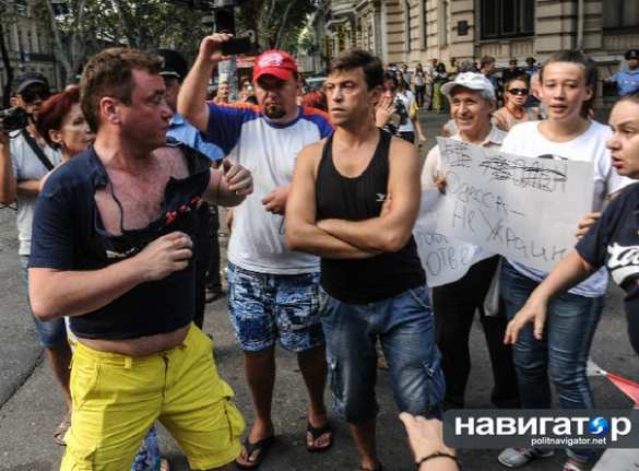 Одесса, 5 августа: снова митинги и столкновения, активисты Антимайдана рвут на свидомых антипутинские майки (фото, видео) | Русская весна