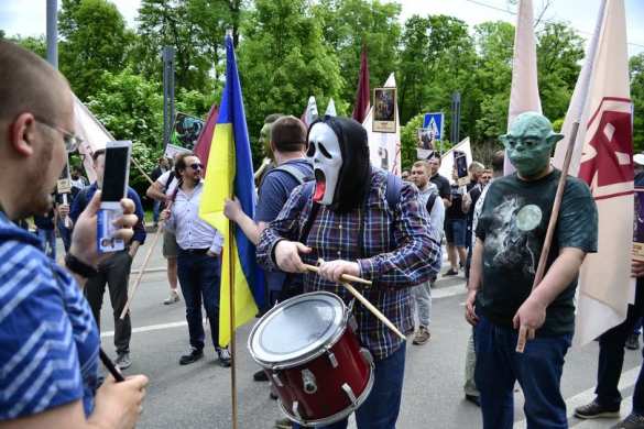 Орки: в Киеве над «Бессмертным полком» поглумились геймеры (ФОТО, ВИДЕО) | Русская весна