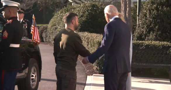 «Вопиющее неуважение»: Читателей CNN возмутил внешний вид Зеленского на встрече с Байденом (ФОТО) | Русская весна