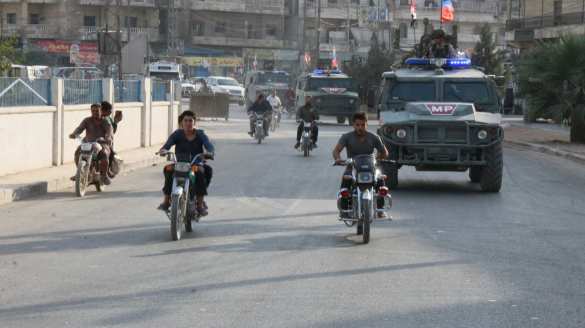 Народ ликует: Русские «Тигры» вошли в зону оккупации США в Сирии — впечатляющие кадры (ФОТО, ВИДЕО) | Русская весна