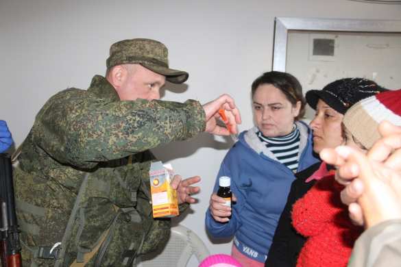 Сирия: российские военные «попали в окружение» к детям в освобожденном от боевиков городе (ФОТО) | Русская весна