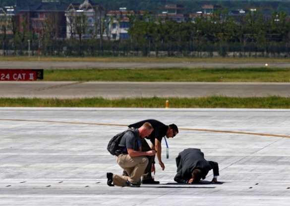 Унизительный приём: Обаме не подали трап и отрезали его от сопровождающих (+ФОТО, ВИДЕО) | Русская весна