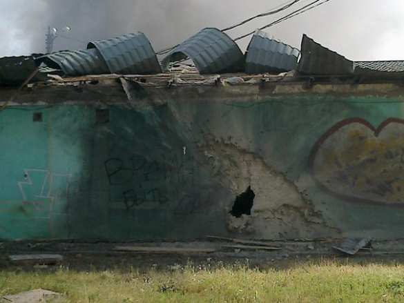 Ясиноватая, ДНР: 12 августа каратели снова наносили удары по жилым кварталам (фото, видео) | Русская весна