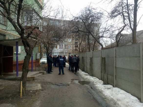 Типичная Украина: В Чернигове бандит обстрелял полицейских и взорвал гранату (ФОТО, ВИДЕО) | Русская весна