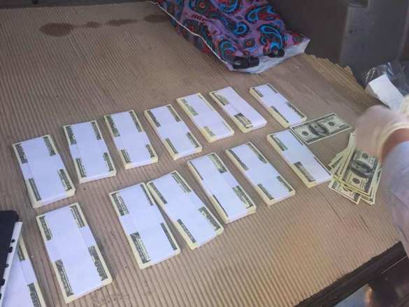 Типичная Украина: Сотрудника Антикоррупционного бюро поймали на крупной взятке (ФОТО) | Русская весна