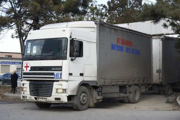 Из Крыма на Донбасс отправили 22 тонны продуктов и теплых вещей (фото) | Русская весна