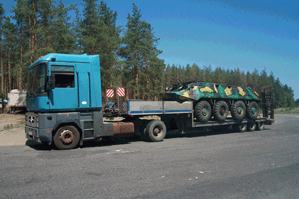 Дальше — больше: украинские военнослужащие торгуют теперь не только оружием, но и БТРами (ФОТО) | Русская весна