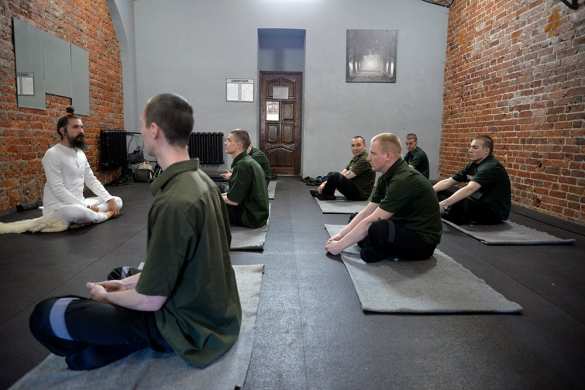 За странную историю про «запрет йоги в СИЗО из-за мужеложества» могут наказать авторов (ФОТО) | Русская весна