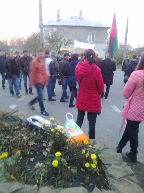 В оккупированном Лисичанске прекратили работу все шахты, горняки с семьями блокируют дороги (ФОТО) | Русская весна