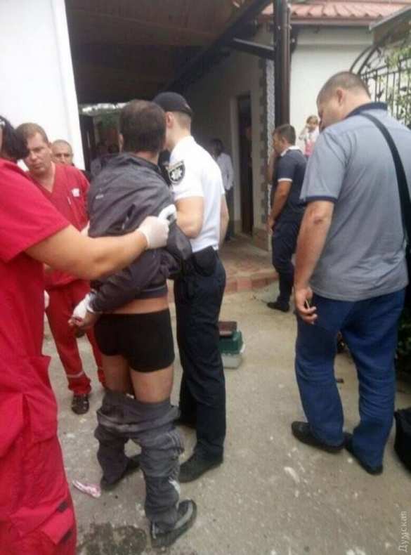 В Одессе борьба за очередь закончилась потасовкой и стрельбой в парикмахерской (ФОТО) | Русская весна