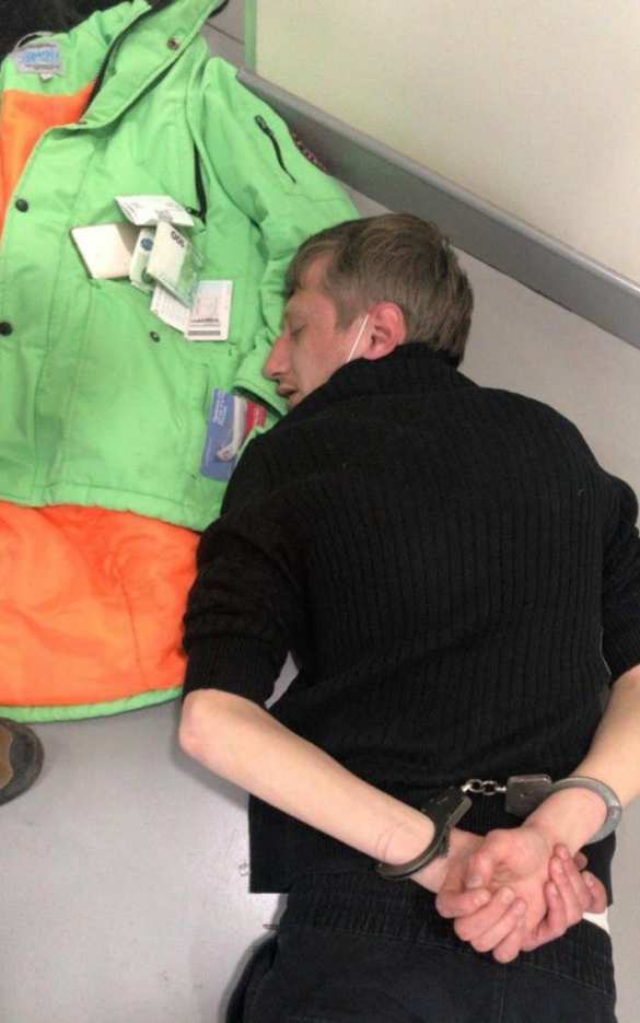 «Горе-бомбист», захвативший «Альфа-банк», имел кучу кредитов и ревновал к популярности Бузовой (ФОТО, ВИДЕО) | Русская весна