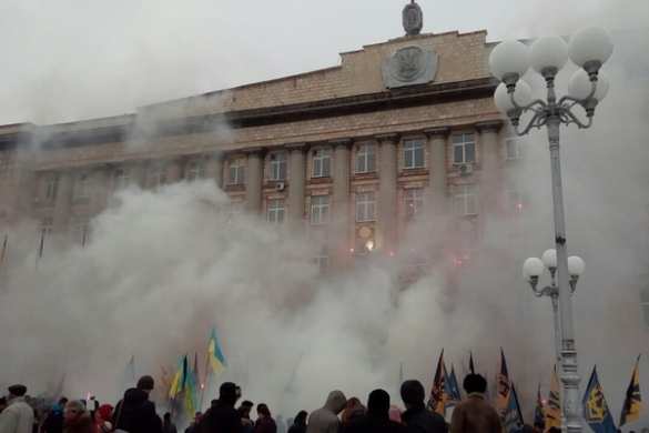 В Черкассах захватили здание ОГА (ФОТО, ВИДЕО) | Русская весна