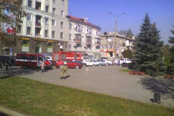 «Телефонные партизаны» заминировали мэрию в Запорожье (фото) | Русская весна