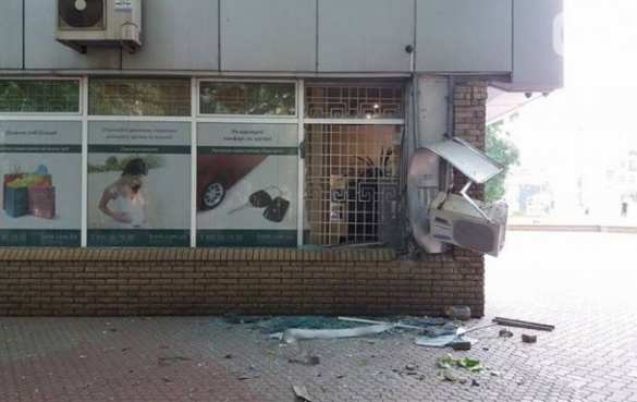 В украинском банке «взорвался кондиционер» (ФОТО) | Русская весна