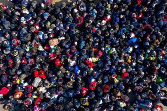 Подтянуть войска и отправить в лагеря: украинцы боятся возвращения домой тысяч заробитчан из Польши (ФОТО, ВИДЕО) | Русская весна