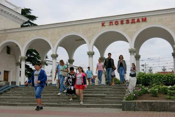 С материка в четыре пункта назначения: опубликовано расписание поездов через Крымский мост (ФОТО) | Русская весна