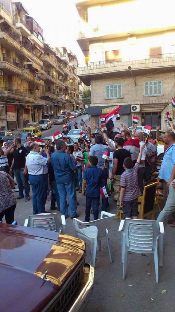 Thousands of Aleppo residents came out to the streets greeting Bani-Zeid liberation by SAA (PHOTOS, VIDEO) | Русская весна