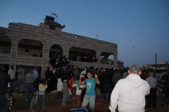 ВАЖНО: Армия России ликвидировала Растанский котёл, сотни боевиков присягают Асаду и поднимают флаги САР (ФОТО) | Русская весна