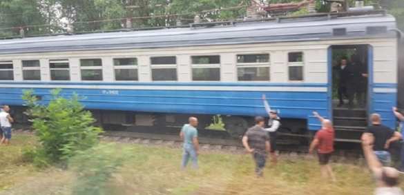 Электричка загорелась на ходу в Винницкой области (ФОТО) | Русская весна