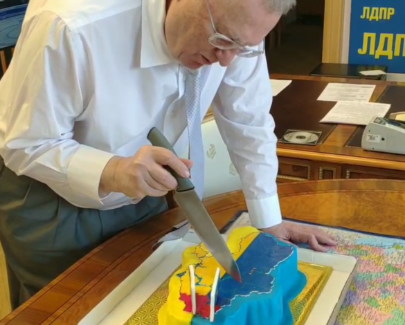 «Всё это — Россия!» — Жириновский разрезал «Украину» на куски (ФОТО, ВИДЕО) | Русская весна