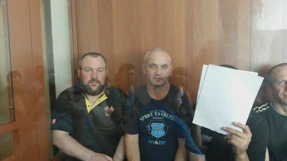 В Харькове судят священника и «луганских террористов»: в Харькове суд не услышал молитвы верующих (фото, видео) | Русская весна