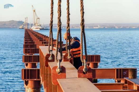 Путь в #КрымНаш — второй и третий рабочий мост в ближайшее время соединят берега Керченского пролива (ФОТО) | Русская весна