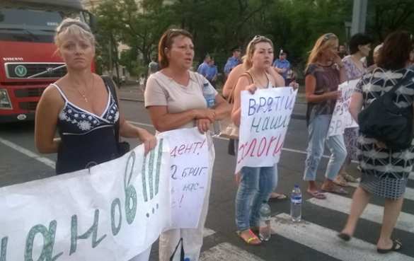 Матери десантников в Николаеве начали говорить, что поддержат своих сыновей, если те уйдут в Россию. В Белой Церкви митингуют военные (фото, видео) | Русская весна