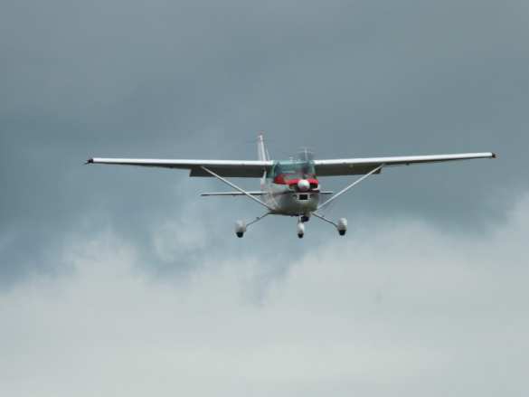 В США самолёт рухнул на оживлённую улицу (ФОТО, ВИДЕО) | Русская весна