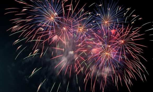 Красивые кадры: наши бойцы отмечают победу, запуская салют над освобождённым Димитровом (ВИДЕО) | Русская весна