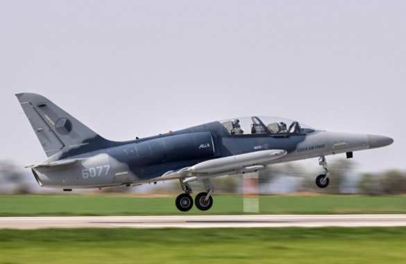 Чехия рассмотрит возможность передать ВСУ самолёты | Русская весна