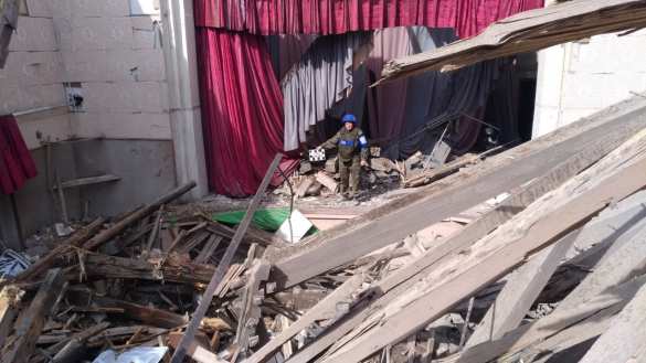 Ударом ВСУ из HIMARS в ЛНР разрушены ДК и зернохранилище (ФОТО, ВИДЕО) | Русская весна