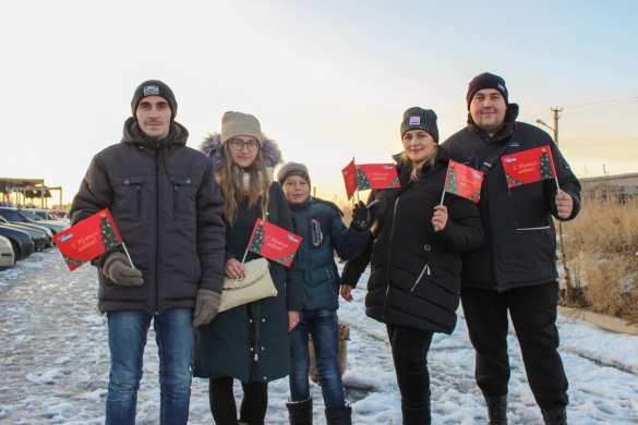В Луганске зажгли «Автоёлку» из 120 машин (ФОТО) | Русская весна