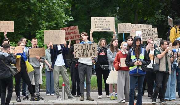 Протесты у Верховной рады: украинцы снова требуют «независимости для НАБУ и САП» (ФОТО, ВИДЕО) | Русская весна