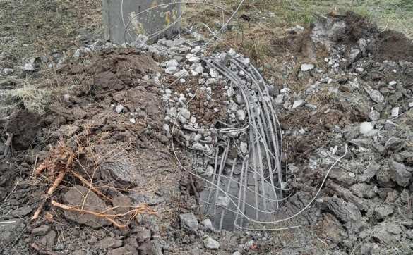 В Мелитополе подорваны опоры ЛЭП, нанесён удар по ж/д станции в Запорожской области (ФОТО) | Русская весна