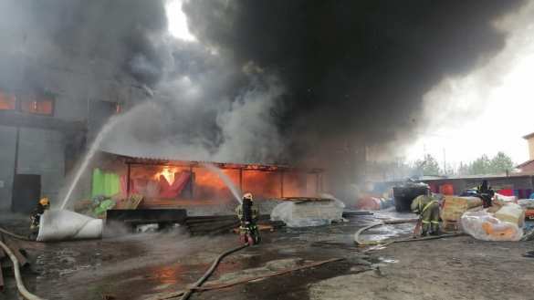 Море огня и клубы чёрного дыма: под Москвой горит завод (ФОТО, ВИДЕО) | Русская весна