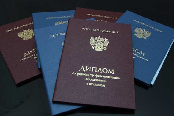 Пушилин вручил выпускникам первые в истории ДНР российские дипломы (ФОТО, ВИДЕО) | Русская весна