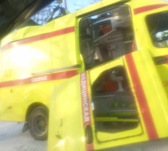 ВСУ нанесли удар по реанимобилю в Горловке, есть погибшие и раненые | Русская весна