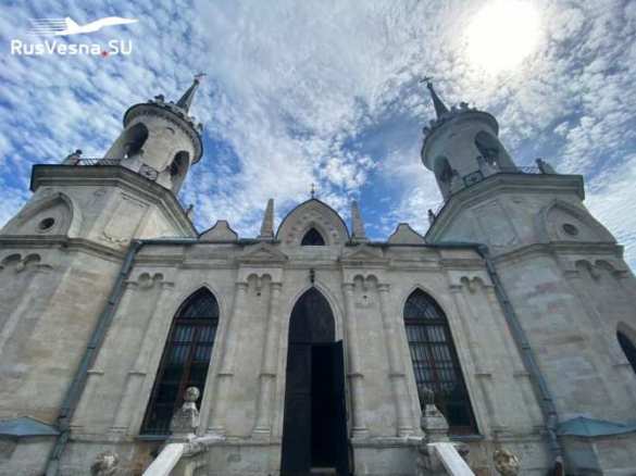 Люди шокированы: участницы ТВ-шоу разгромили объект культурного наследия под Москвой (ФОТО, ВИДЕО) | Русская весна