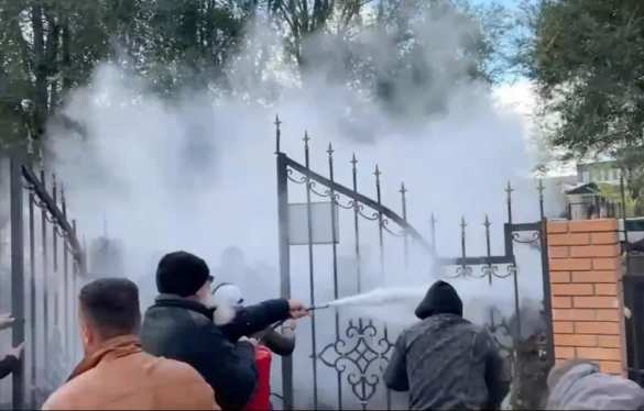 Раскольники захватили Архангело-Михайловский собор в Черкассах (ВИДЕО) | Русская весна