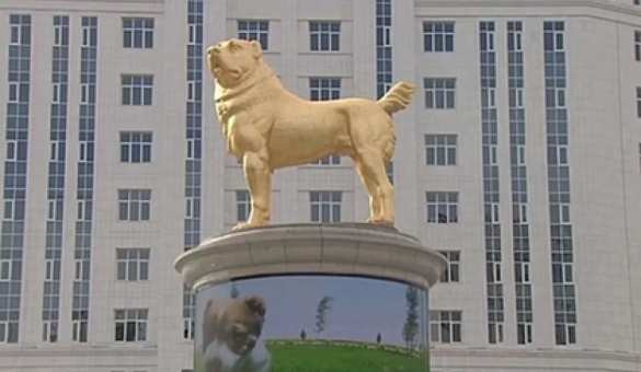 В столице постсоветской страны появился 6-метровый позолоченный памятник алабаю (ВИДЕО) | Русская весна