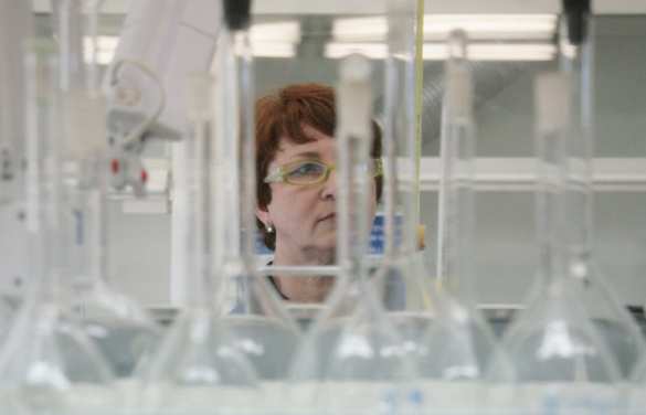 Вода не испортит бензин, уверяют сибирские химики | Русская весна